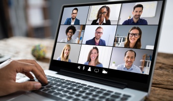 Time recording in the home office: overview vs. monitoring