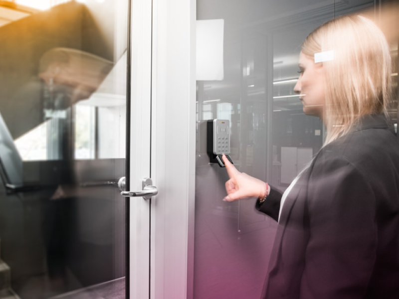 Access Control ensures security Digital locking plan with ZEUS® CONNECT 4